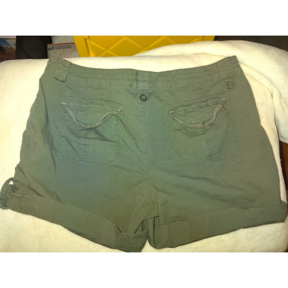 ANA A New Approach Olive Green Utility Shorts Womens 14 Cuffed Cotton Stretch - Picture 3 of 3